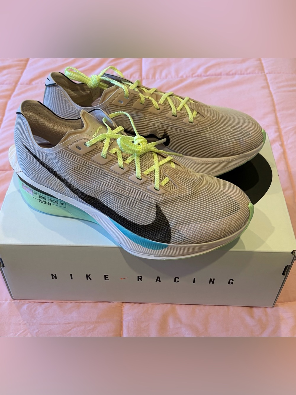 Nike Women’s ZoomX Next% Vaporfly 4 - Picture 4 of 7